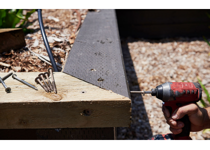 What fields are hardware screws widely used in life?