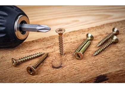 What is the matching principle of screws and bit heads